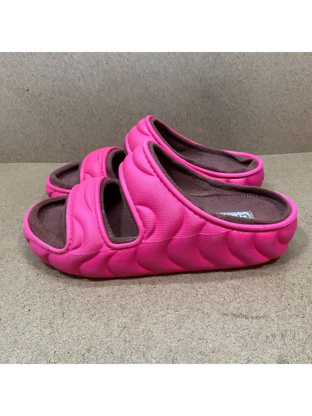 Crocs Womens Cozzzy Overpuff  Fleece Lining Gragonfruit Pink Slides Size M7/W9